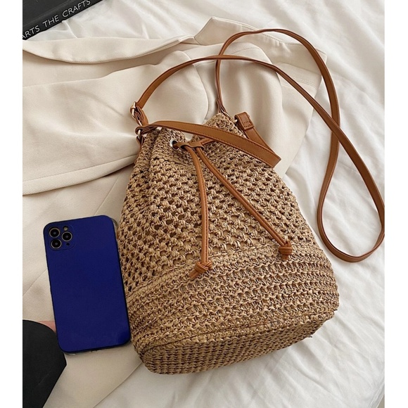 Boho Straw Vegan Leather Strap Bucket Crossbody Bag - Picture 5 of 7